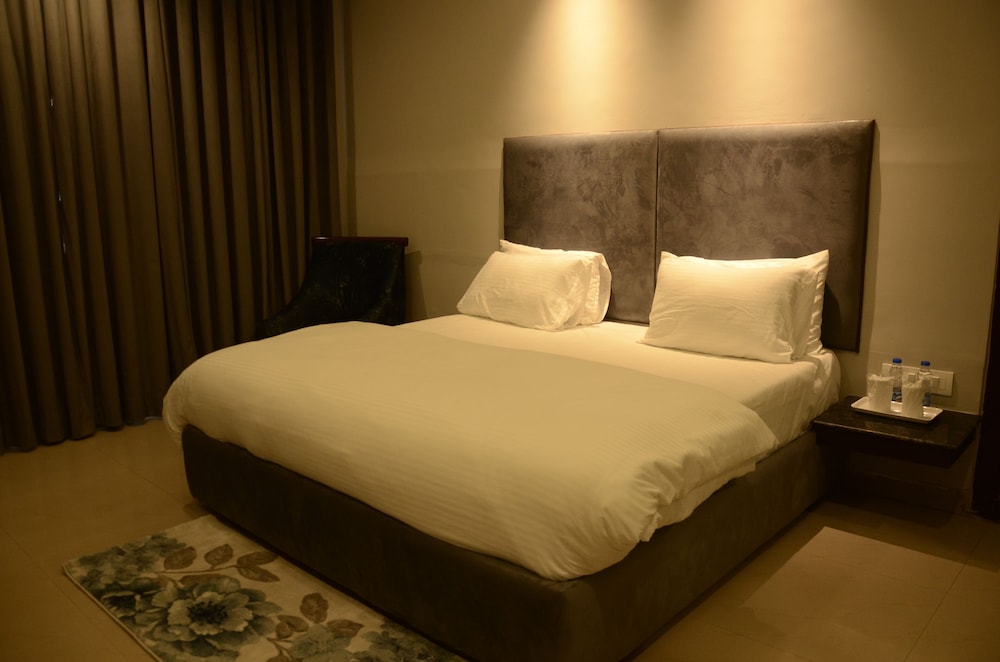 Super Deluxe Room