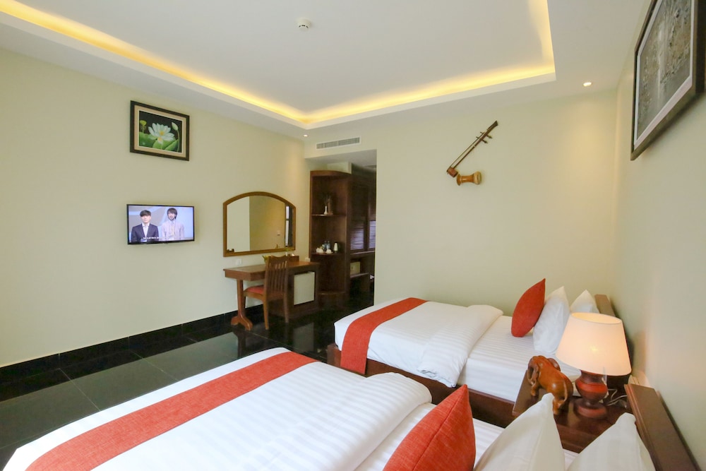 Triple Room, Non Smoking, Pool View photo 1