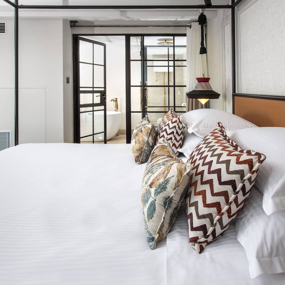 Hermon Room photo 2