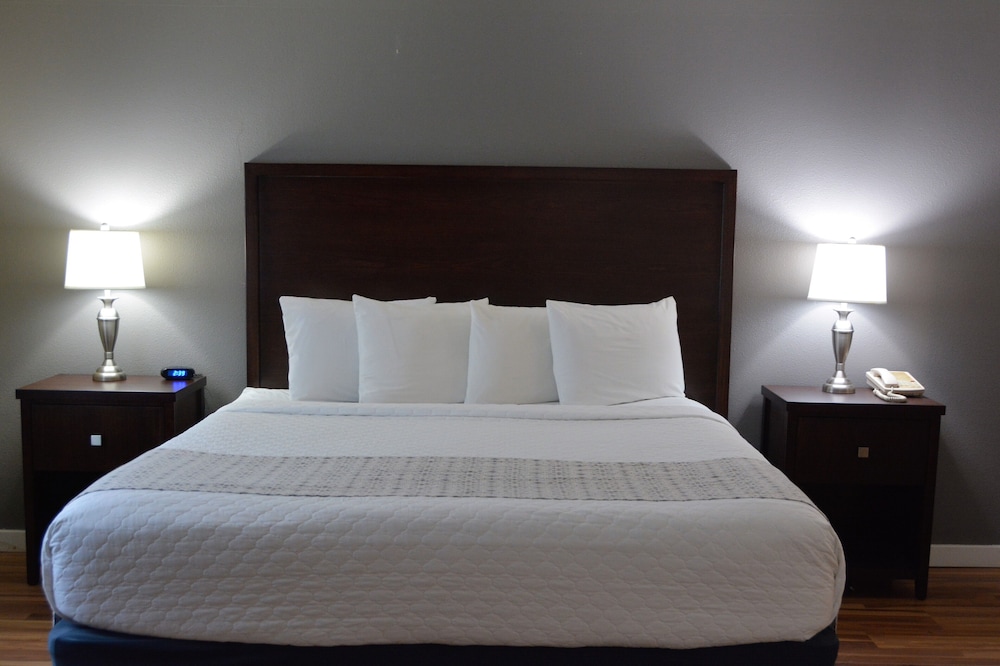 Suite, 1 King Bed, Jetted Tub photo 1