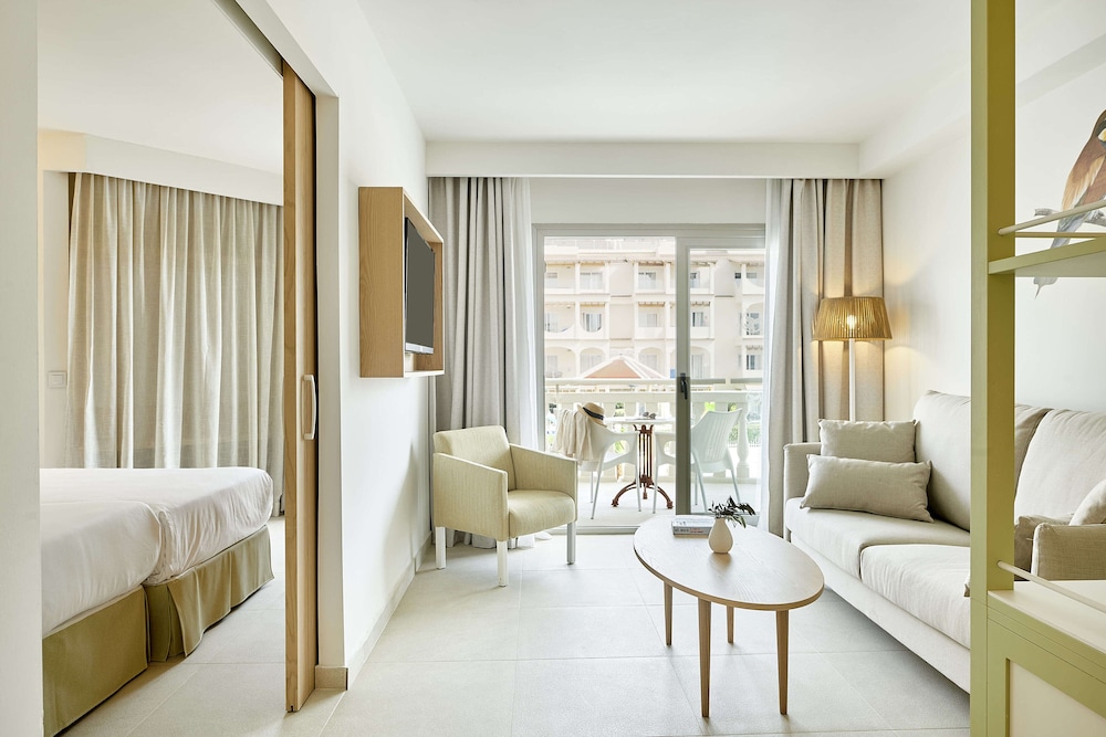 Habitación Familiar, Balcón