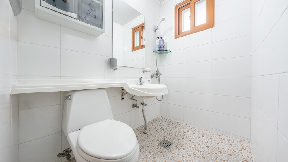 Basic Room, 1 Bedroom (room202) - Photo 9