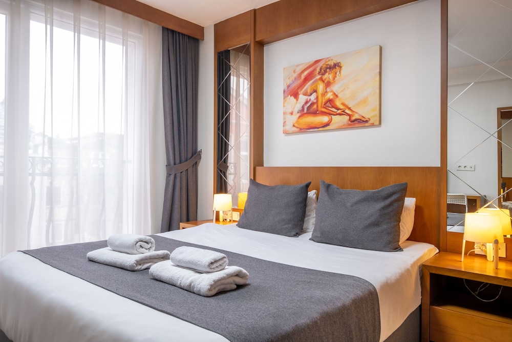 Deluxe Double Room photo 2
