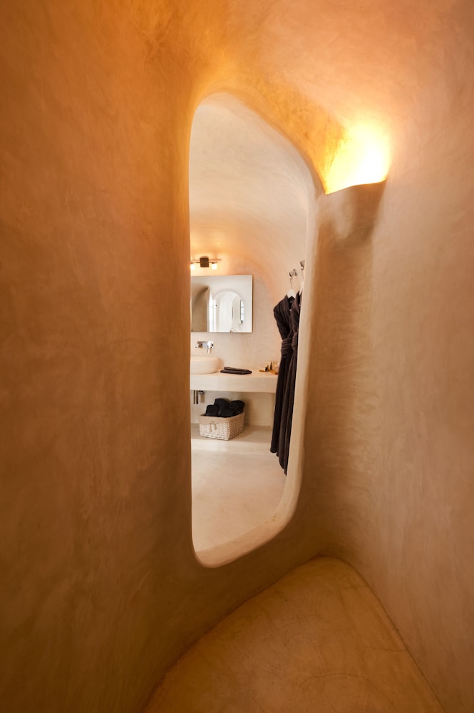 Premium Loft with Balcony Caldera View - Photo 11