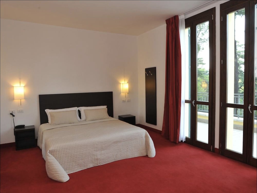 Double or Twin Room photo 1