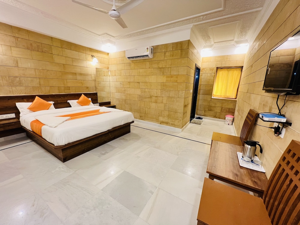 Standard Double Room - Photo 9