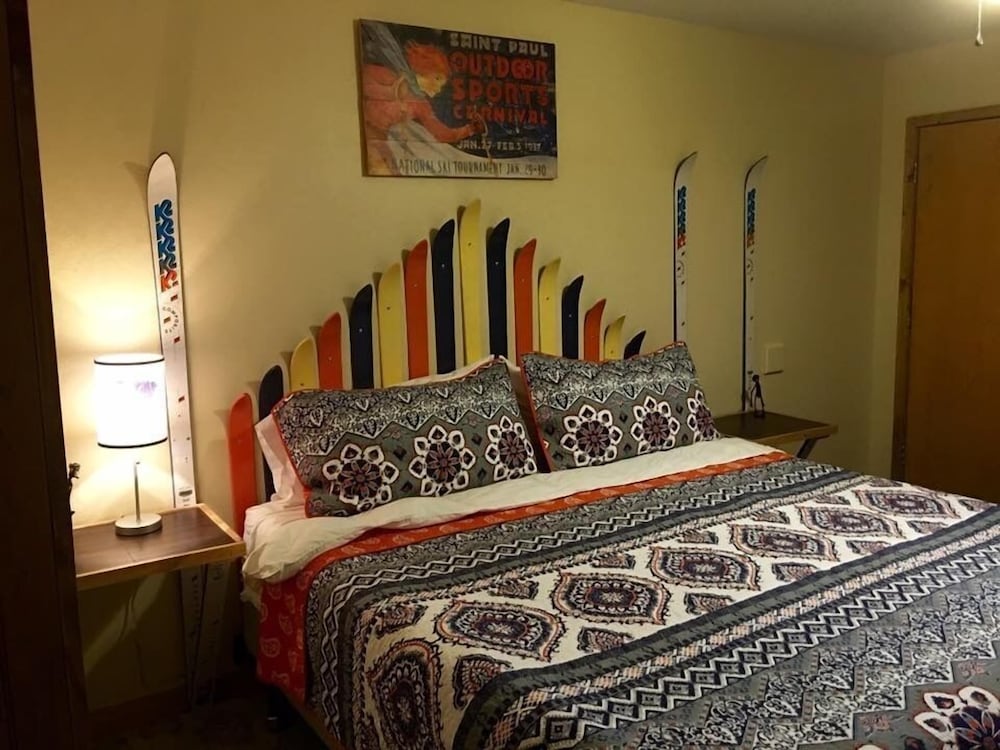 Deluxe Room, 1 King Bed photo 1