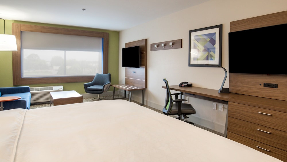 Standard Room, 1 King Bed, Accessible (Mobility)