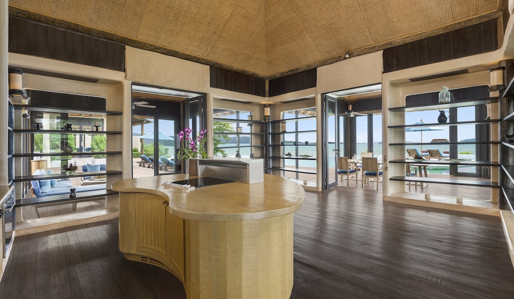 Royal Villa, 2 Bedrooms, Private Pool (Oceanfront) - Photo 7