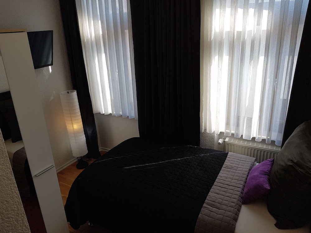 Economy Single Room, Non Smoking photo 3