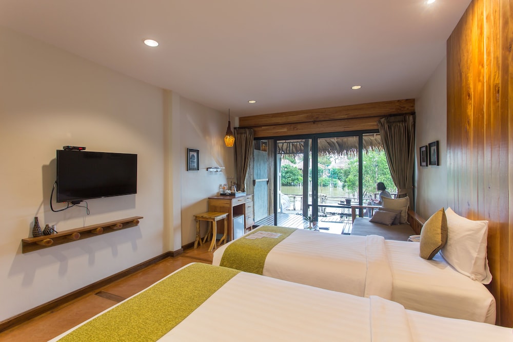 Sri Villa (Bathtub) - (zone2)