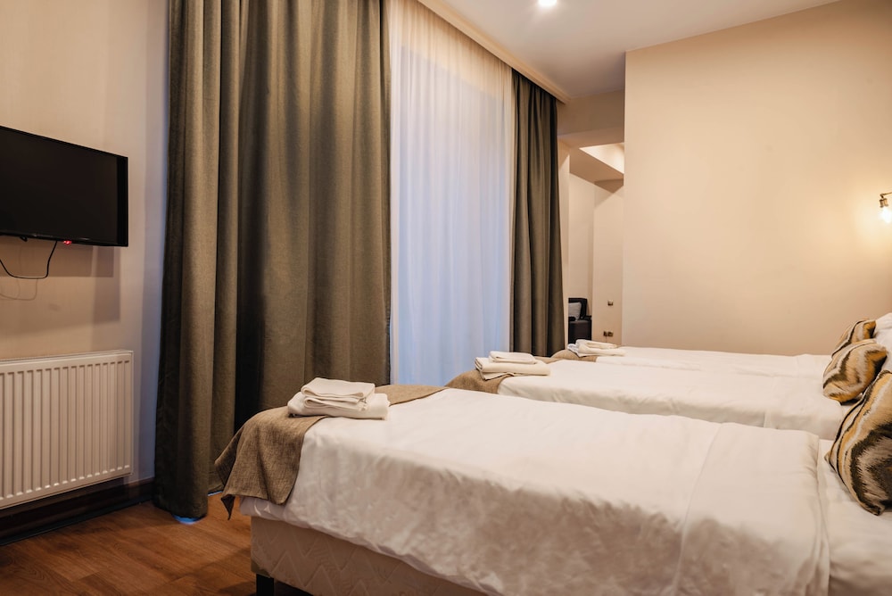 Standard Triple Room - Photo 3
