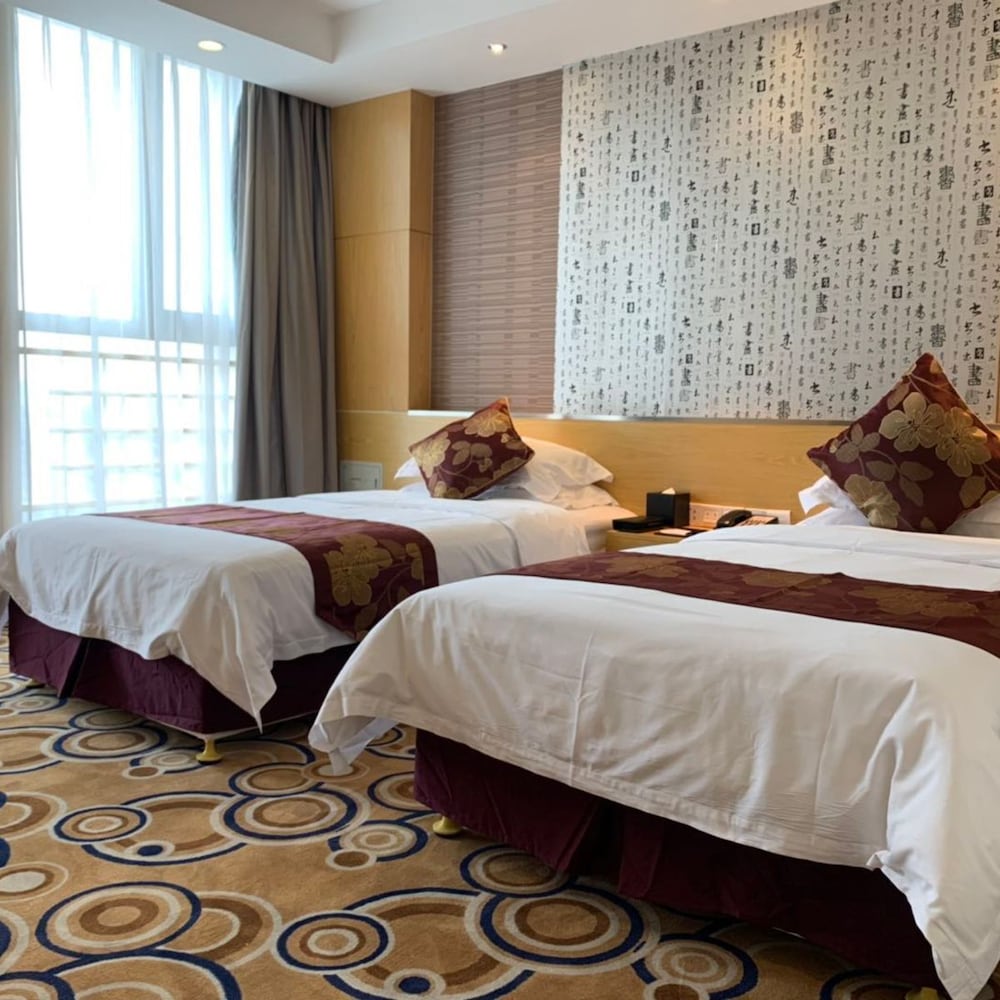 Standard Twin Room, Non Smoking - Photo 1