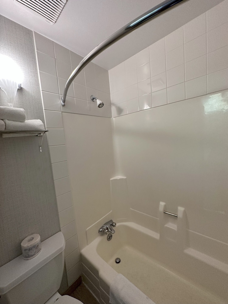 Standard Room, 1 Queen Bed (Ground Floor) - Photo 18