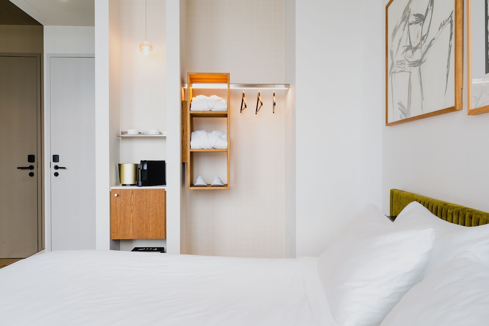 Deluxe Double or Twin Room, Lake View