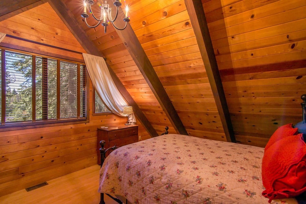 Family House, 3 Bedrooms, Mountainside photo 2