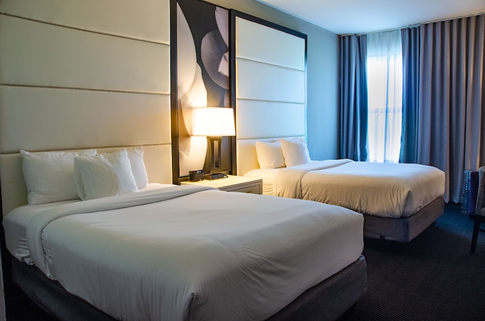 Room, 2 Queen Beds, Accessible, Non Smoking (Mobility) - Photo 4