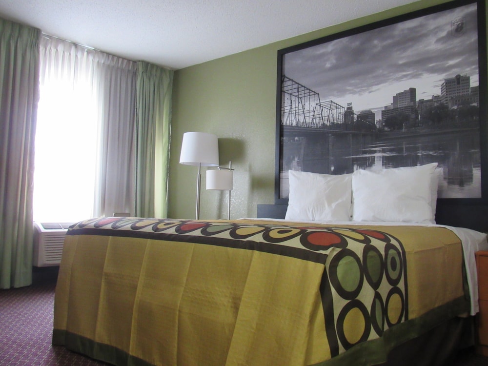 Room, 1 King Bed, Accessible, Non Smoking (Mobility) - Photo 4
