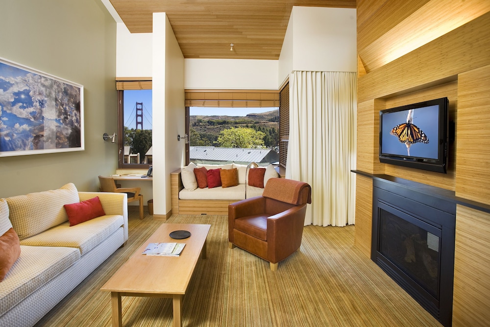 Suite, 1 King Bed (Contemporary ADA) - Photo 3