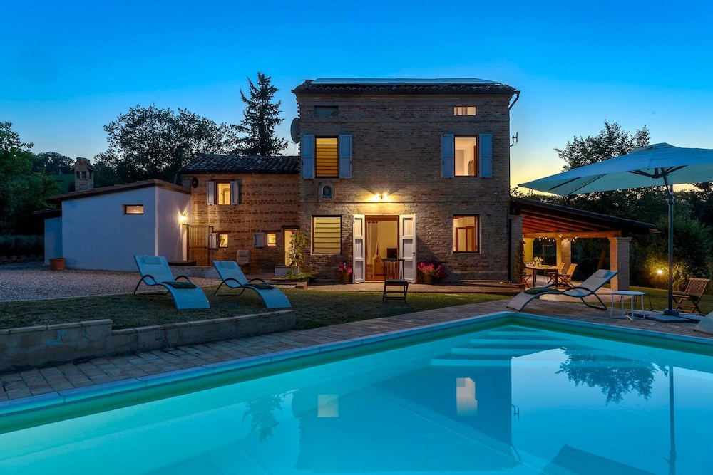 Villa photo 1