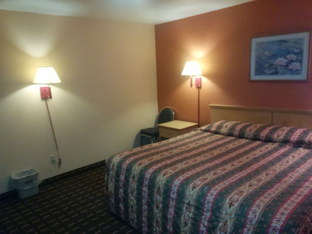 Traditional Room, 1 King Bed