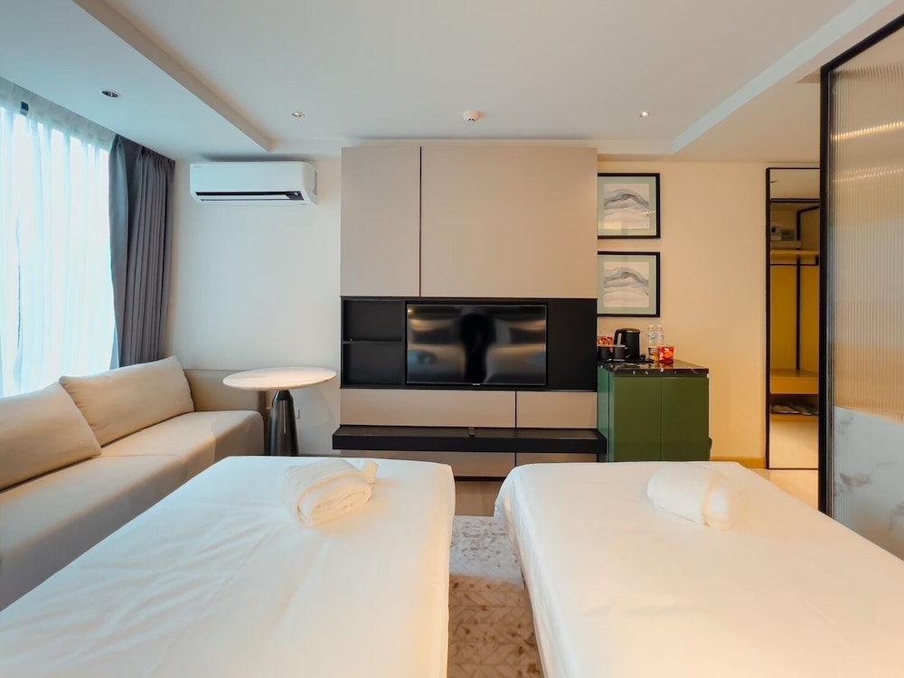 Luxury Twin Room - Photo 5