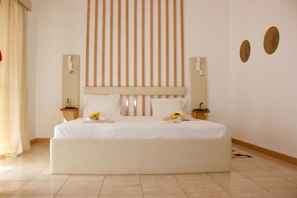 Panoramic Room