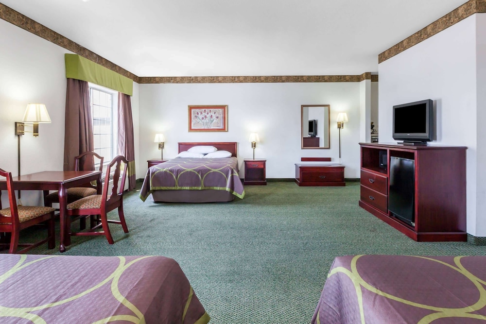 Room, Multiple Beds, Accessible, Non Smoking - Photo 1
