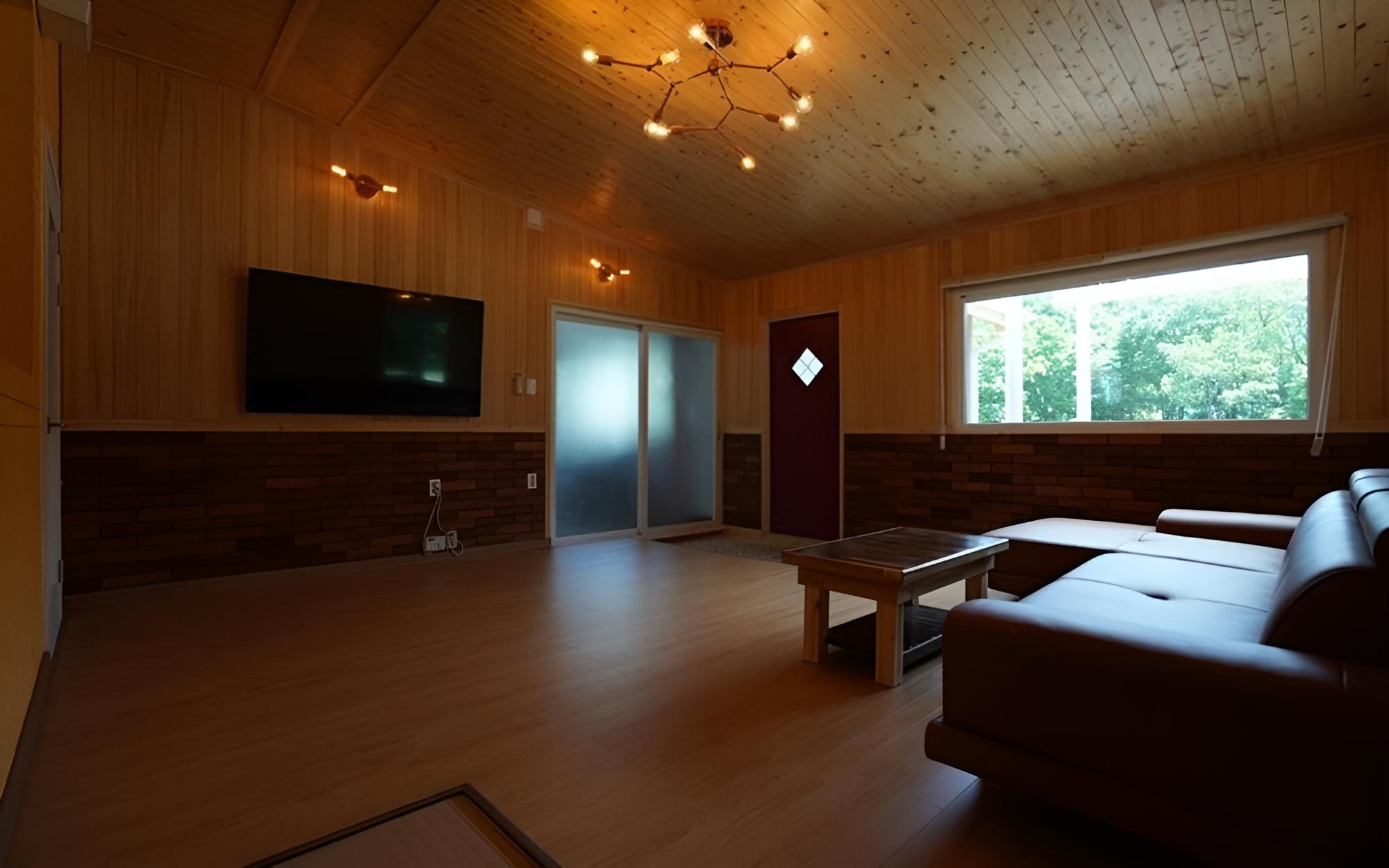 Room (Yellow (YELLOW))