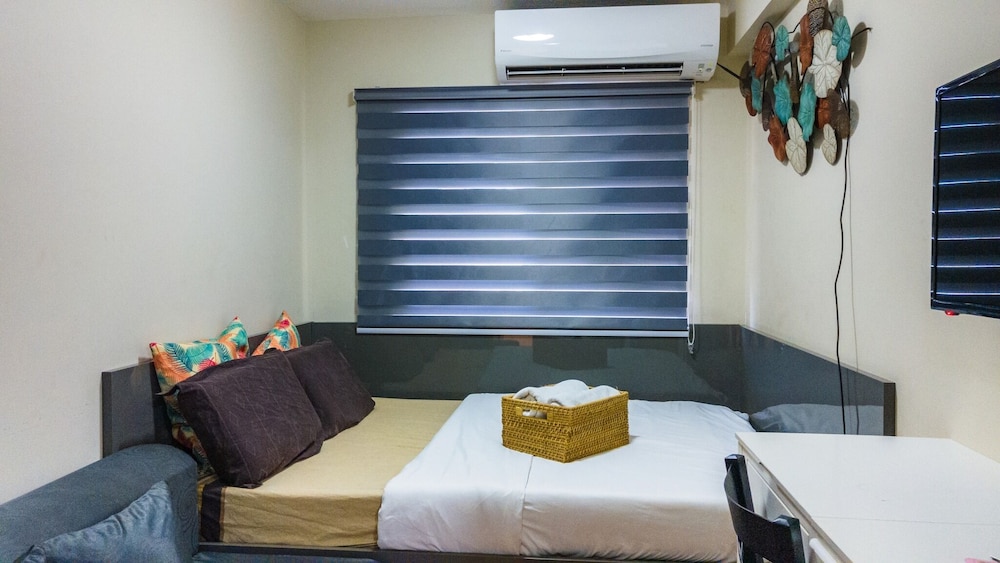 Deluxe Studio, 1 Queen Bed, Accessible, Kitchen photo 1