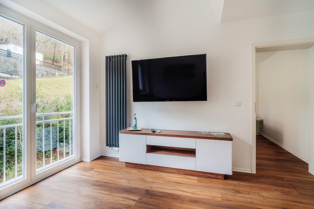 Deluxe Studio Suite photo 3