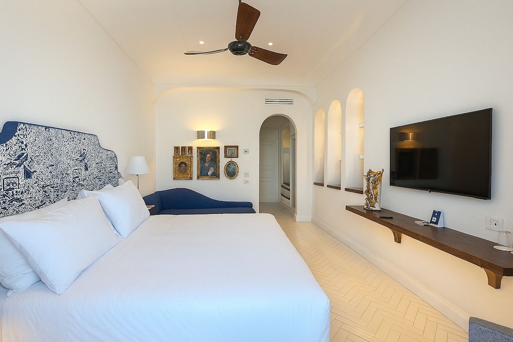Deluxe Premium with sea view photo 3
