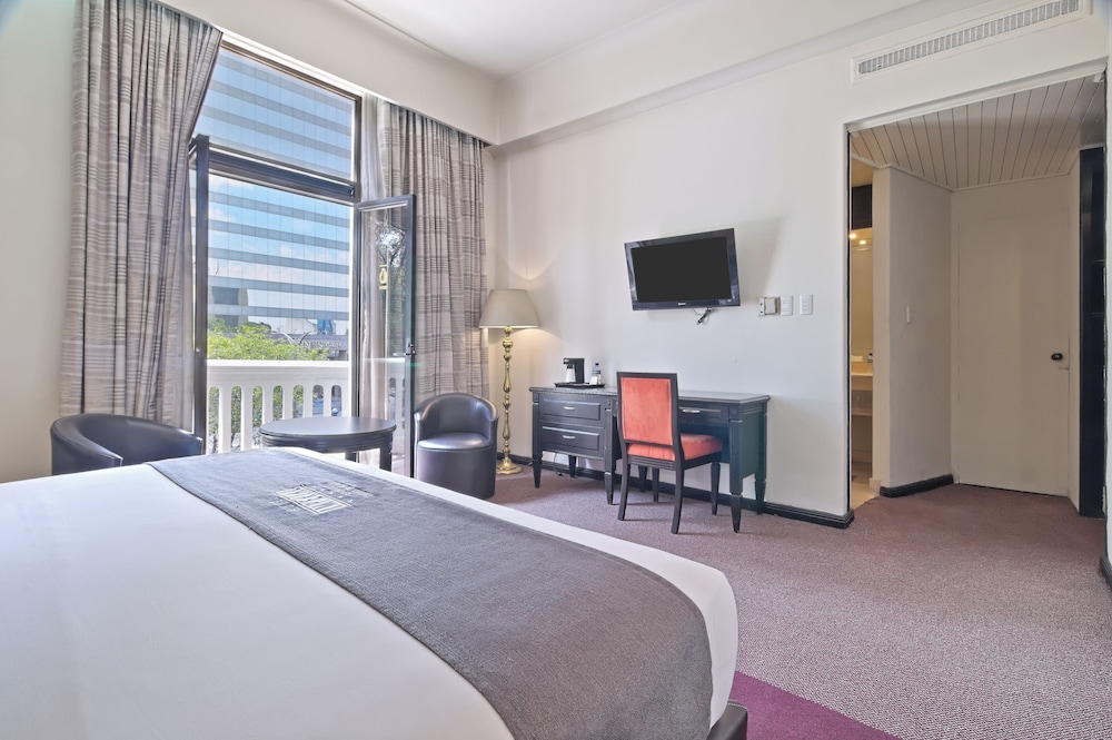 Executive Room - Photo 3