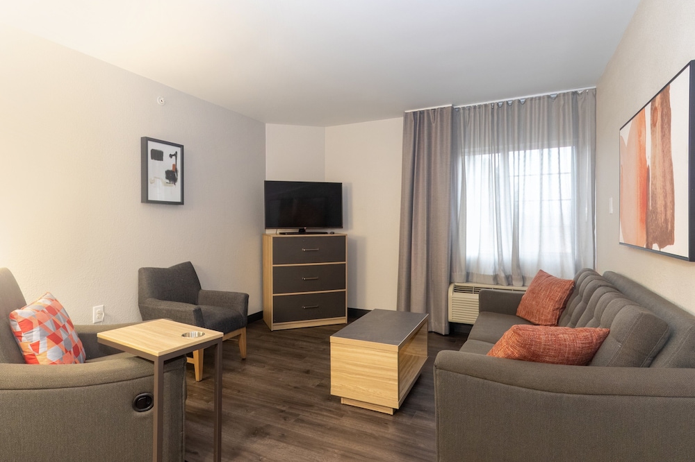Suite, 1 Bedroom - Photo 8