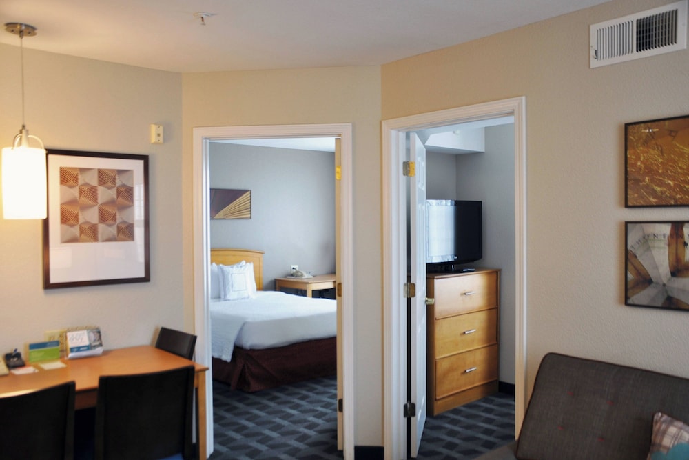 Suite, 2 Bedrooms photo 3
