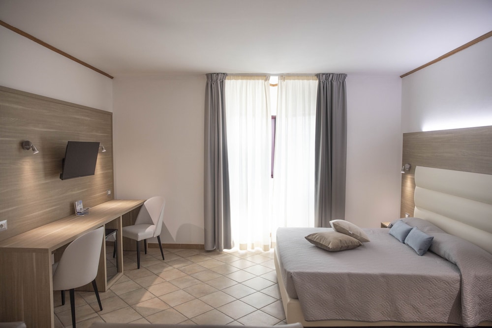 Family Triple Room - Photo 2