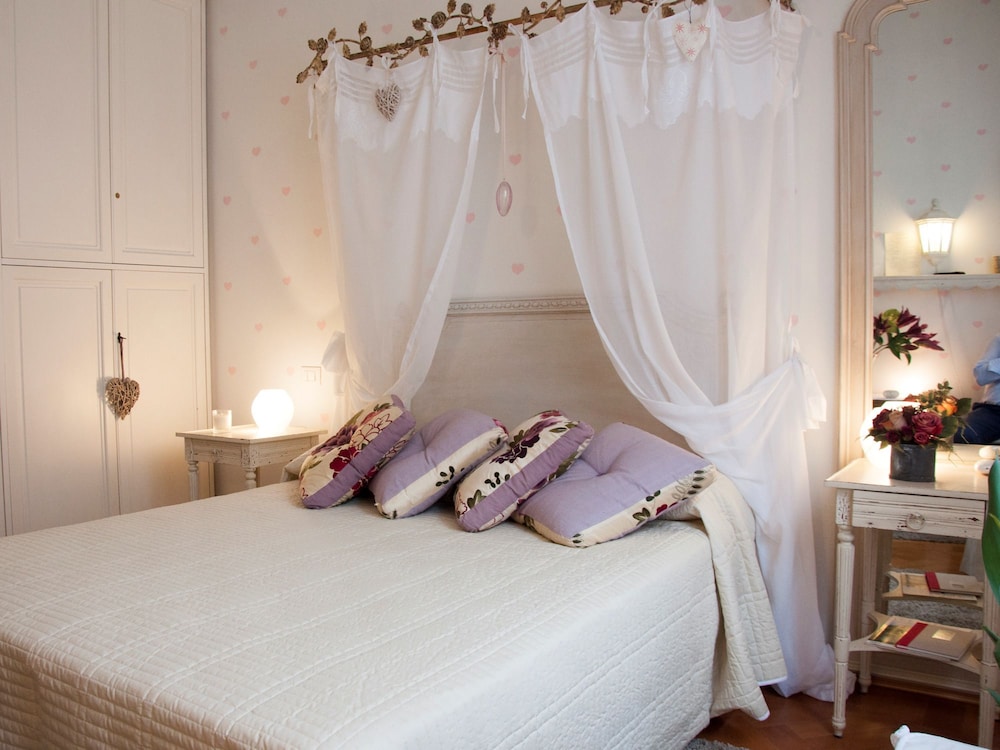 Double Or Twin Room, 1 Double Bed, Shared Bathroom (Cuori)