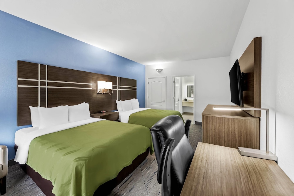 Room, 2 Queen Beds, Accessible, Non Smoking photo 1