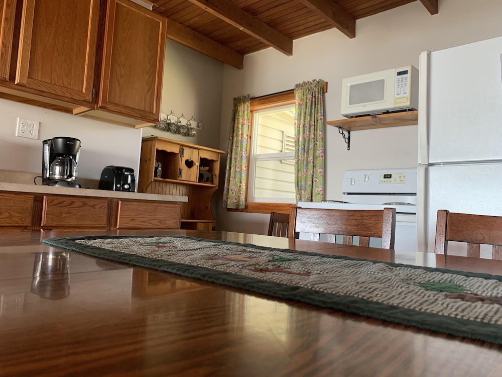 Cabin, 2 Bedrooms, Lakeside photo 3