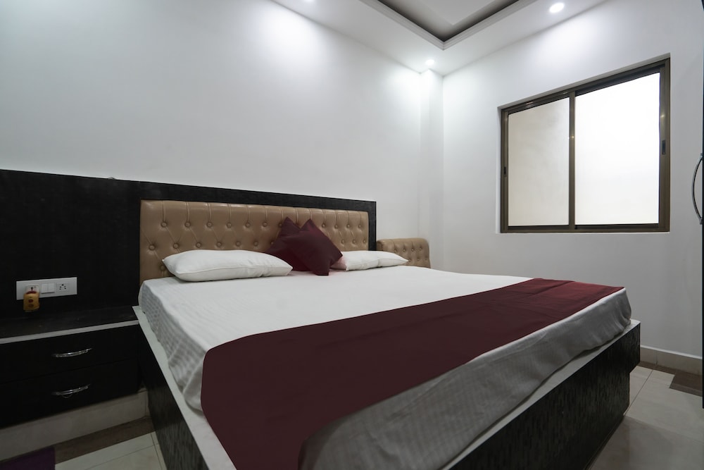 Deluxe Room - Photo 5