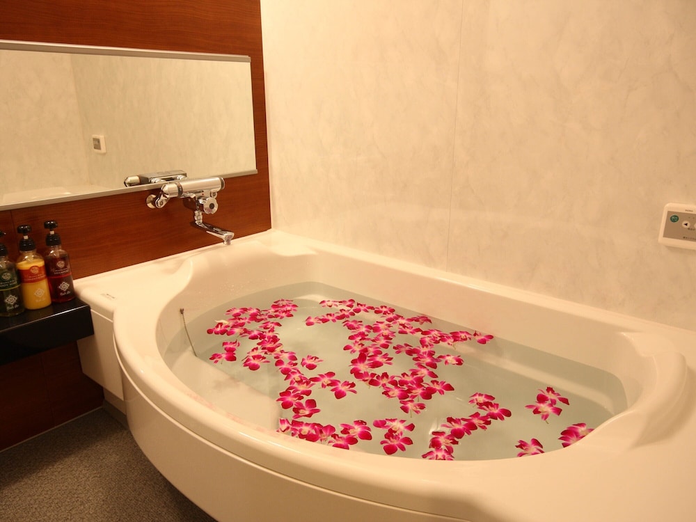 Pretty Type Room, Smoking photo 3