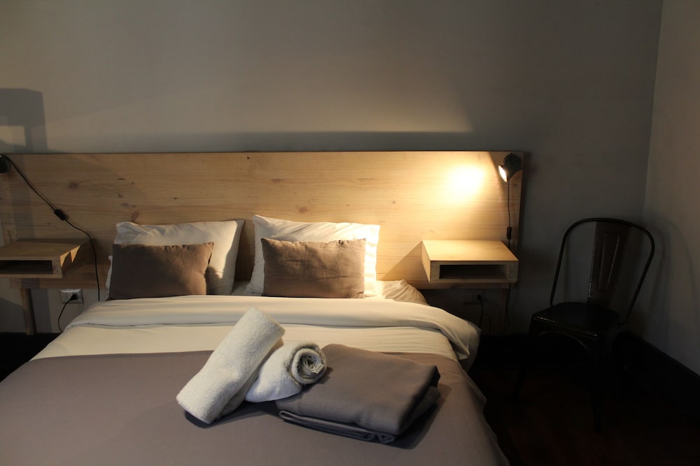 Basic Double Room, 1 Double Bed, Shared Bathroom photo 2
