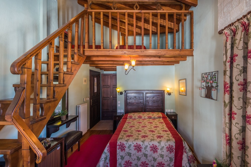 Quadruple Room, Fireplace