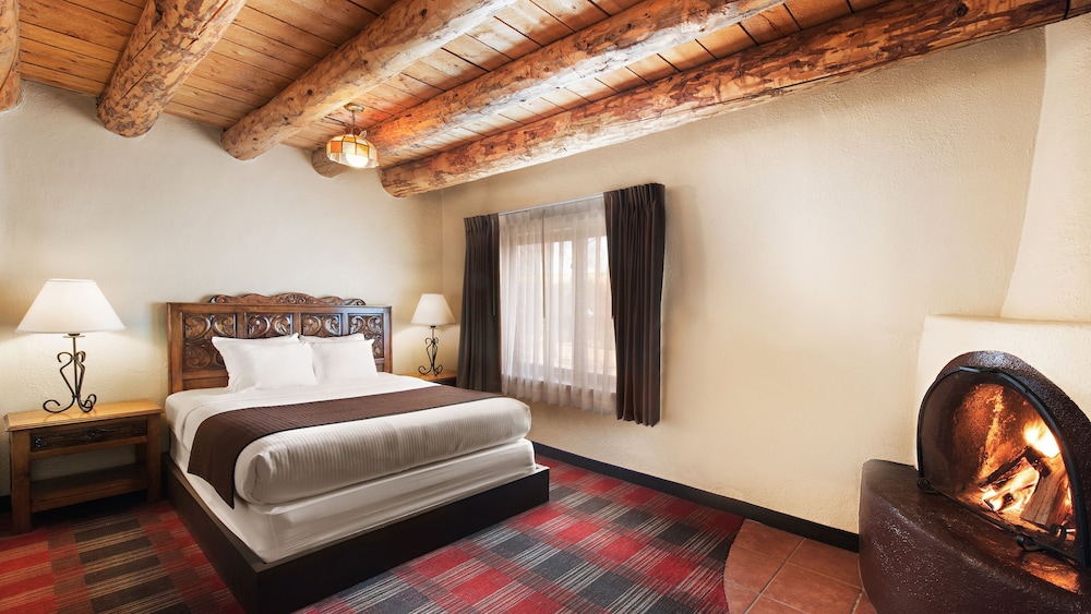 Suite, 2 Queen Beds (Junior Suite) - Photo 2