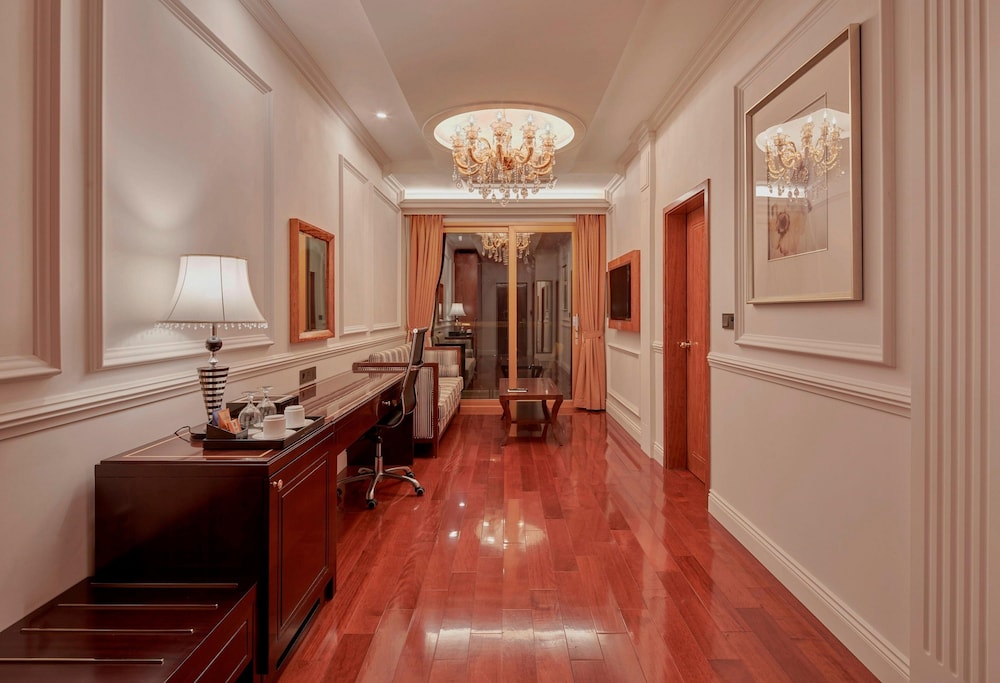Garden View Suite with Jacuzzi - Photo 6