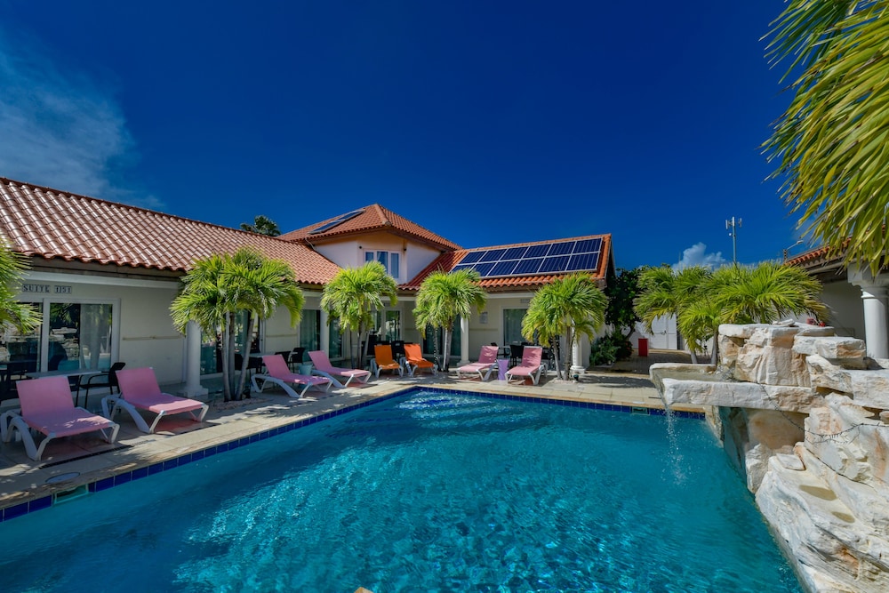 Pool side villa 3 with Private Garden Hot Tub XXL