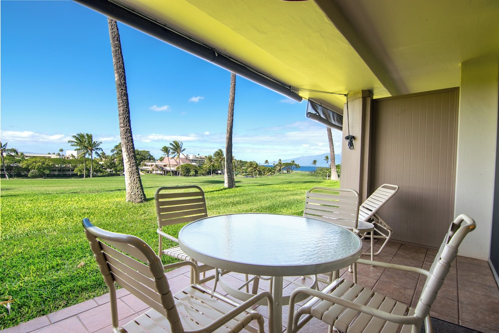 Studio, 1 King Bed with Sofa bed, Partial Ocean View