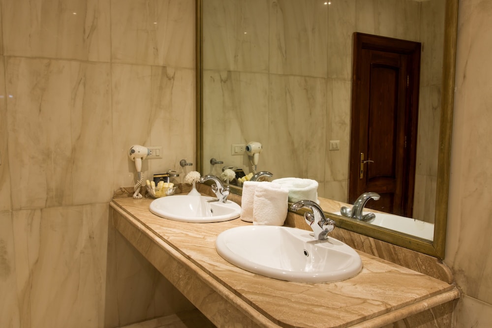 Paradise Imperial Suite - Direct Sea View  & Pool View photo 2