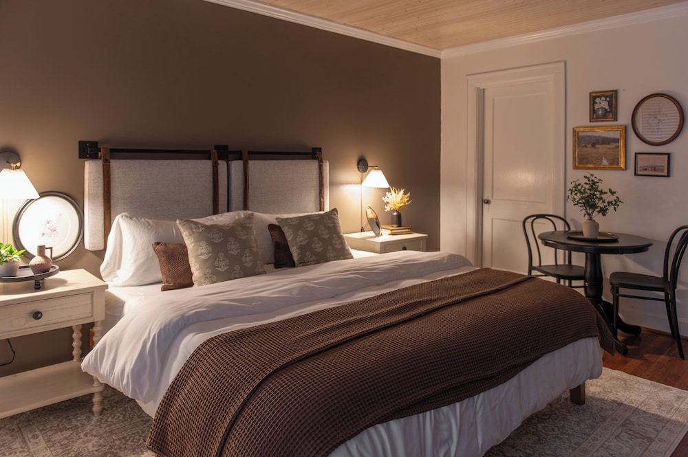 Historic Riverview Inn | Seven