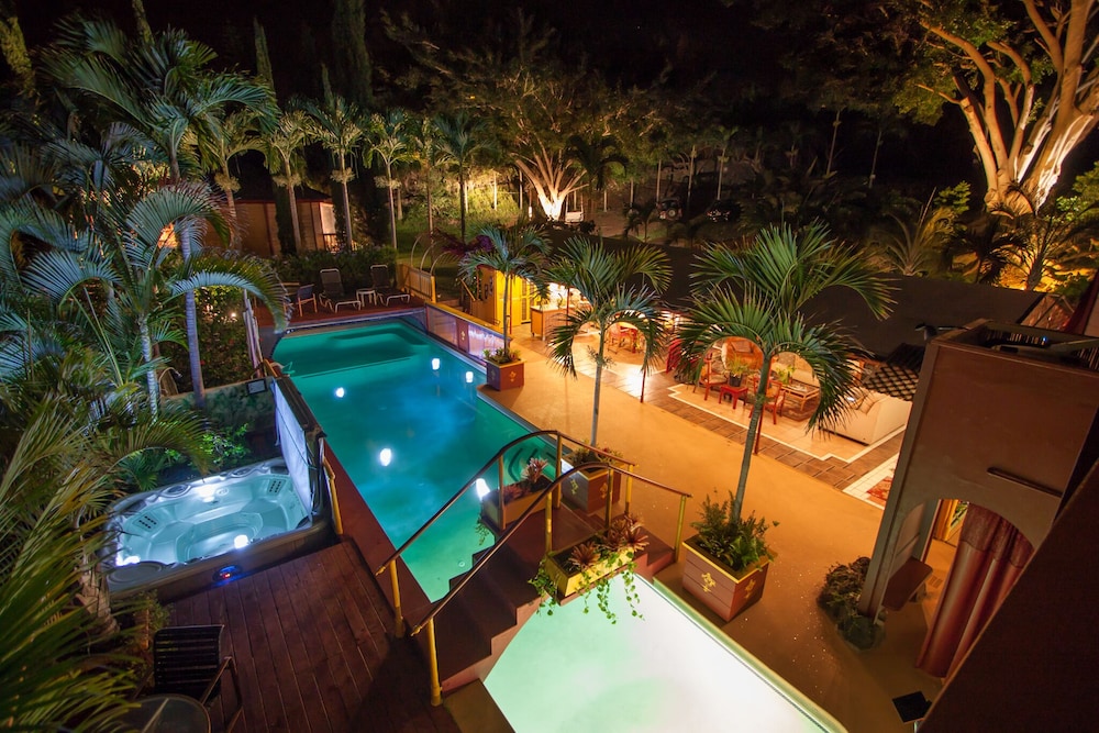 Manta Ray Suite, 1 King Bed, Private Bathroom, Lanai photo 3